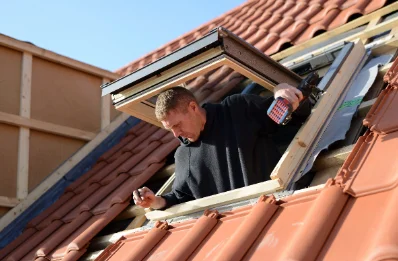 Pose de fenêtres de toit Velux à Frénaye